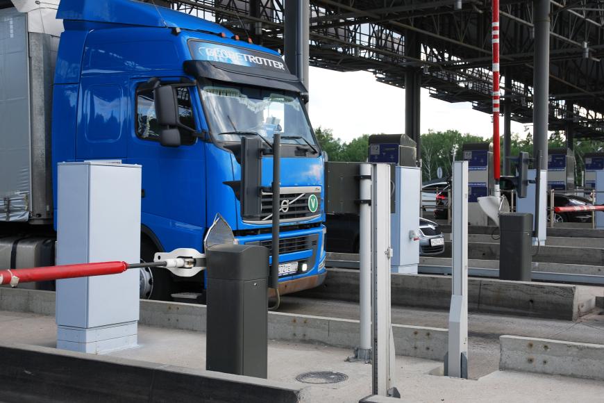 Toll truck - shutterstock_1435991978.jpg